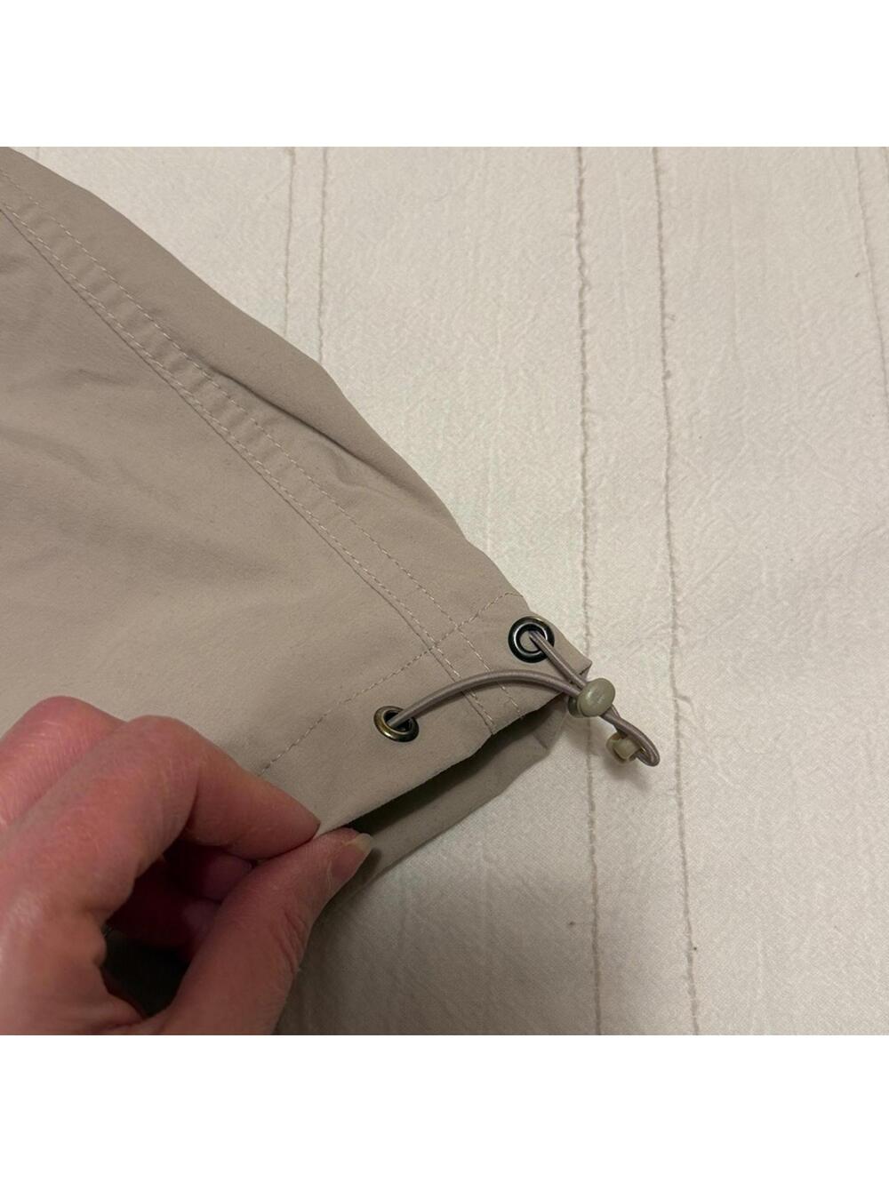 Columbia Omni-Shield Khaki Hiking Capri Pants Women's Size 10 - Picture 6 of 6
